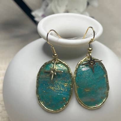 Under the sea - medium oval for wholesale by WEARABLES BY B LLC