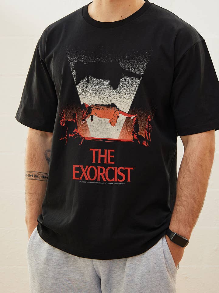 T-shirt Exorciste rétro pour la vente par Threadheads
