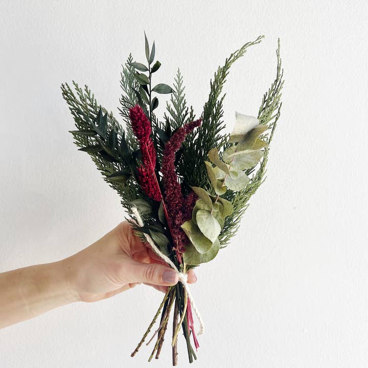 House of Lilac - Wholesale Dried/pressed flowers - Holiday Seasonal Rustic Cedar Dried Flowers