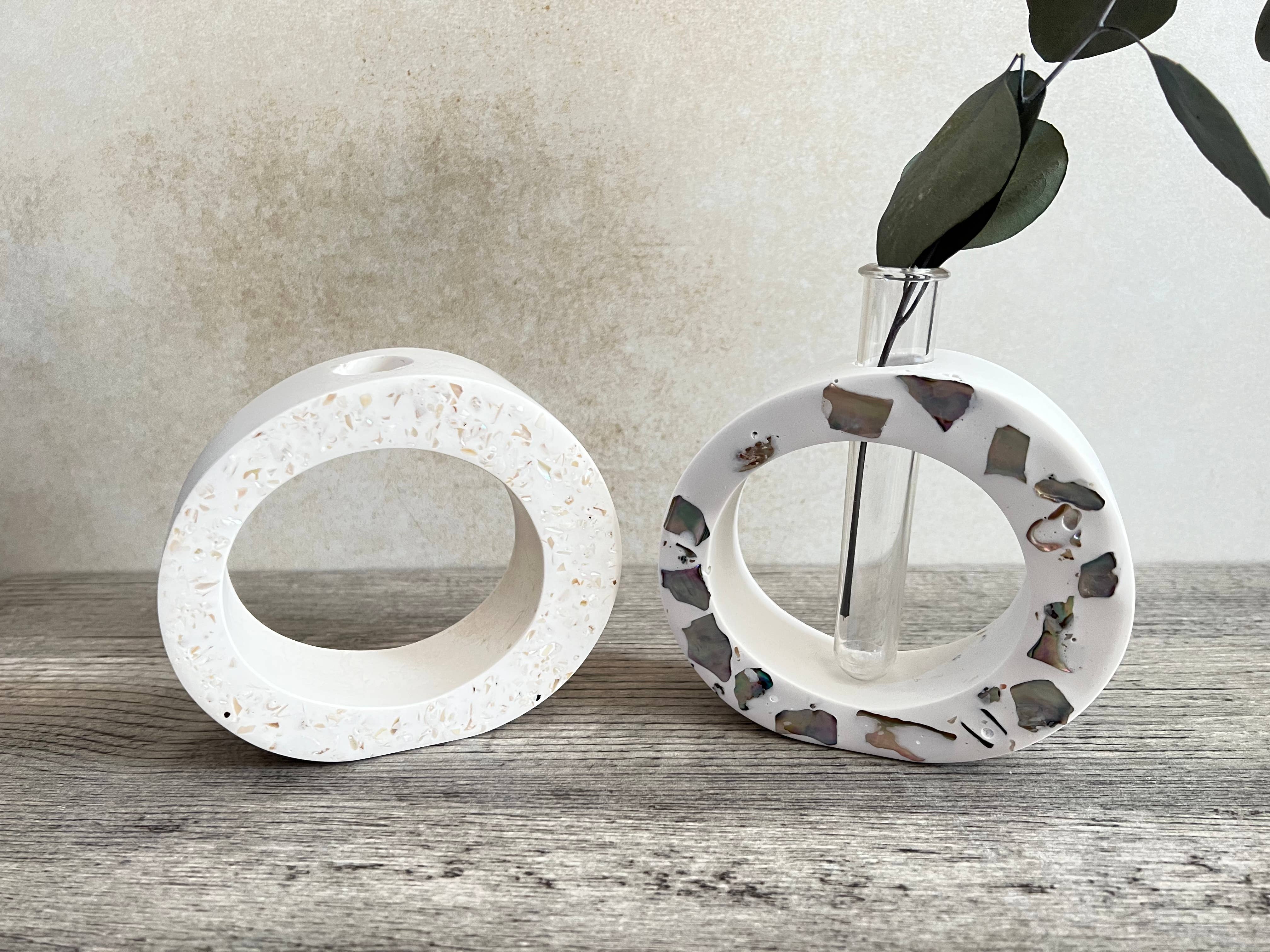 EMB Pretty - Vente Vases - Vase « O » en terrazzo Nacré, propagation, coquillage, vase5