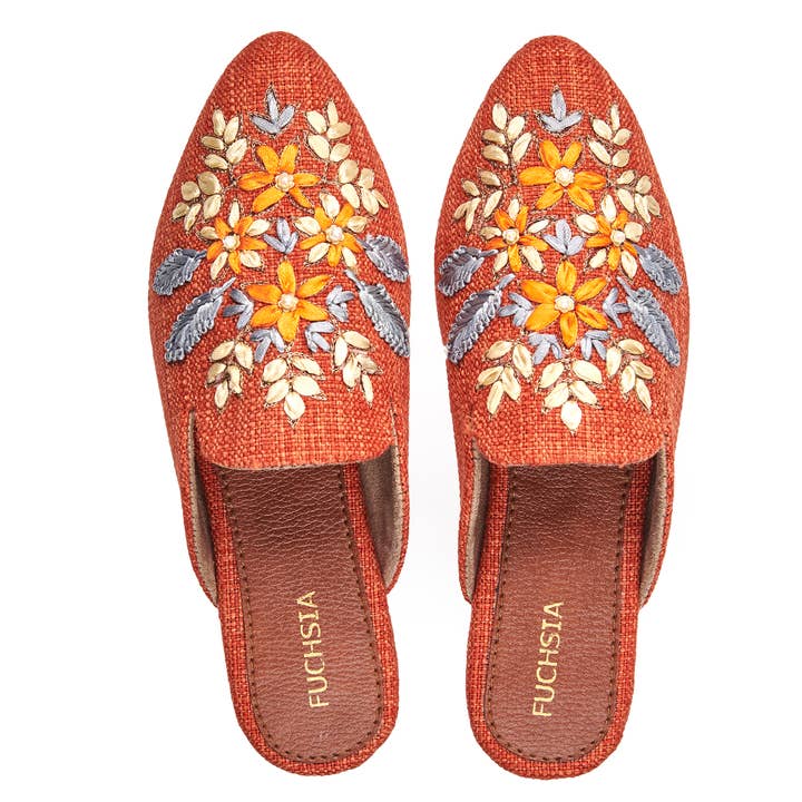 Spitz zulaufende bestickte rosa Damen-Pantoffel Blossom Bliss für den Großhandel von Fuchsia