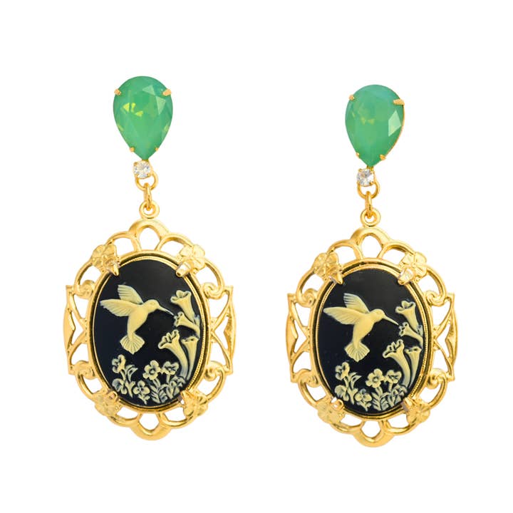 Boucles d'oreilles vintage en forme de camée The Pink Reef Deco pour la vente par The Pink Reef