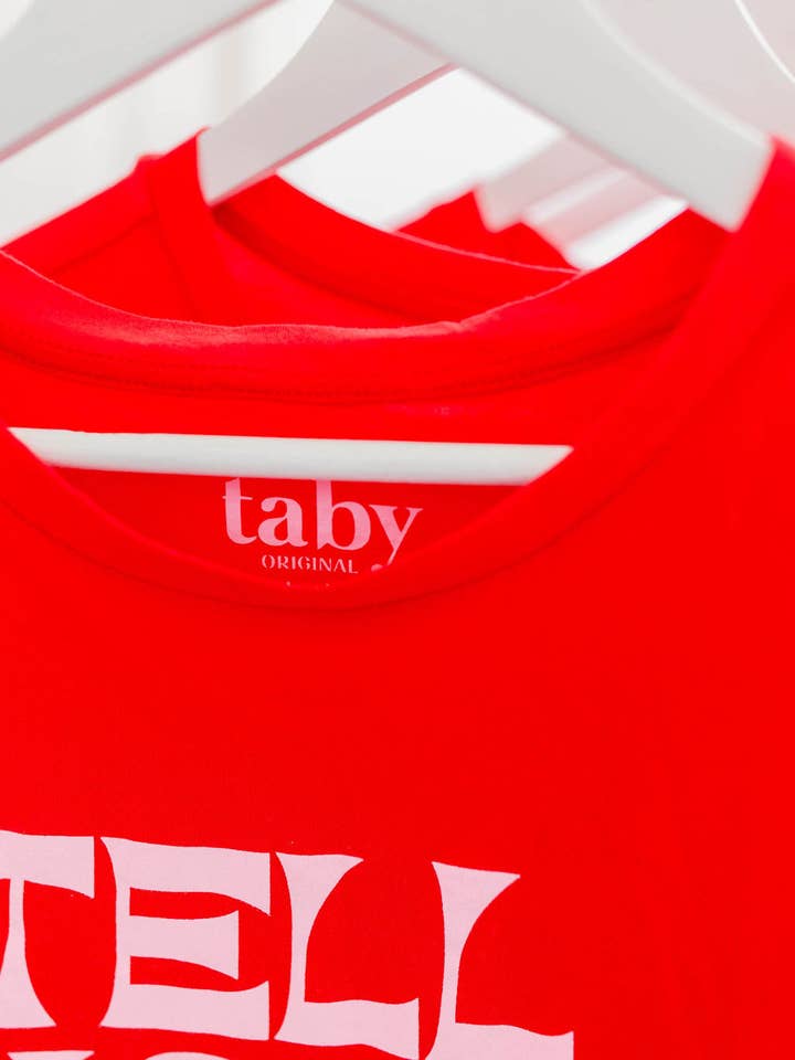 Taby Originals – Engroshandel Loungesæt - Dame – TABY ORIGINAL DESIGN: Fortæl dine venner, at du elsker dem i RØD*** PUFF*** & ULTRA SOFT***3