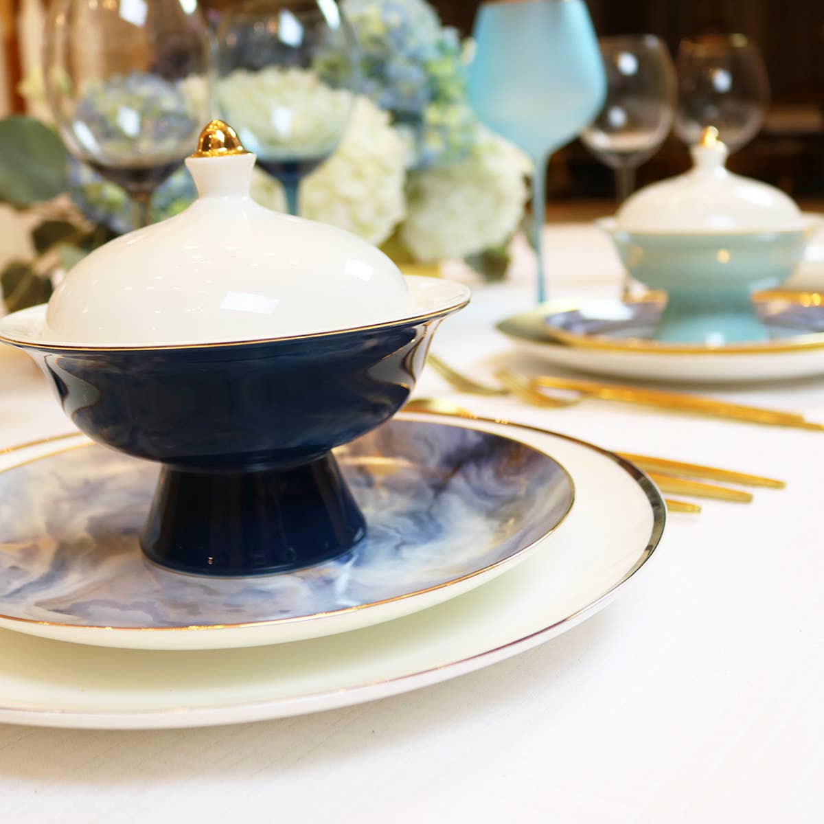 Little White Dish - Wholesale Bowl - Navy Versaille Soup Bowl With Lid - Set of 41