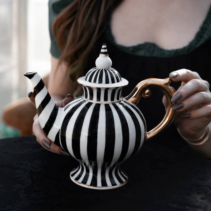 Lively Ghosts - Wholesale Tea Pot - Teapot | Grim & Ghostly Tea Set