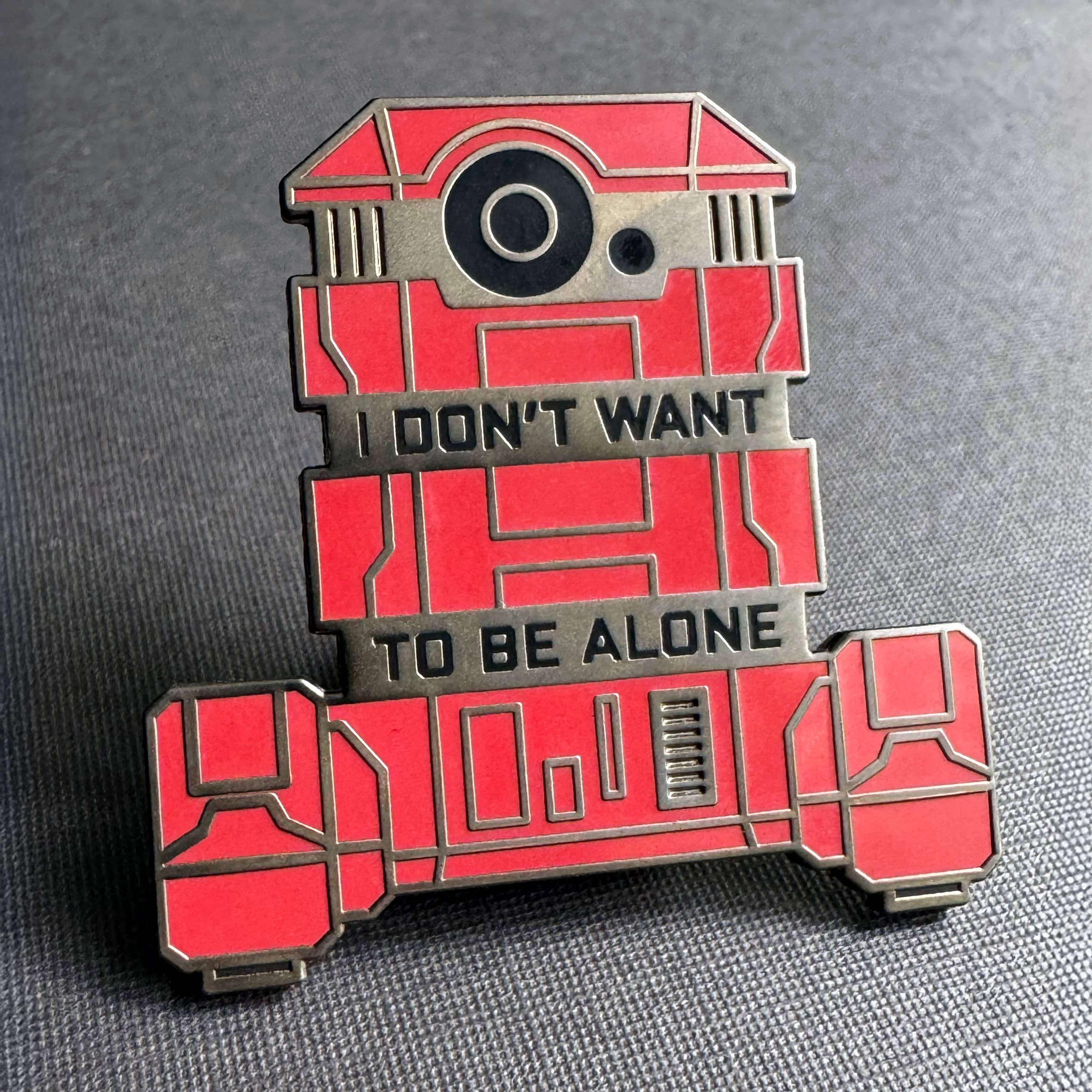 MacGuffin Goods – Engroshandel Reversnål/knap – Jeg vil ikke være alene emaljepin1