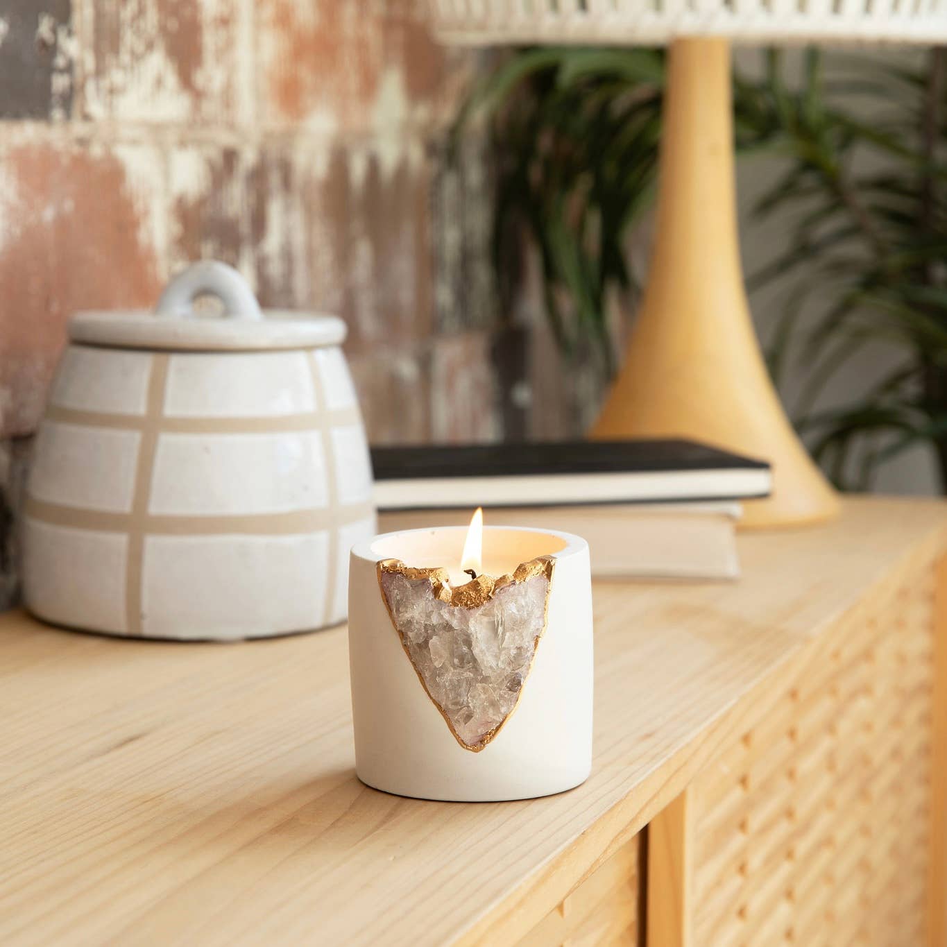 TB Fragrances - Wholesale Jar/Filled Candle - Sweet Musk Geode Candle1