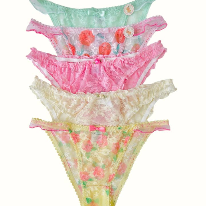 Milanblocks Spitzen Traumhafte Blumen-Spitzen-Bikini-Slip für den Großhandel von Milanblocks LLC