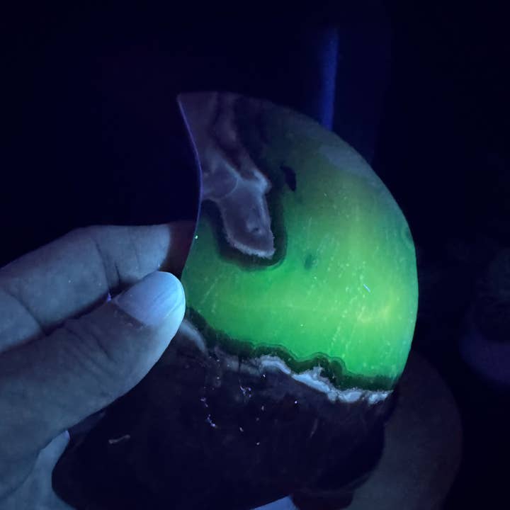 The 7 Directions - Wholesale Spiritual Stone/Crystal - 4 pc UV reactive Volcanic agate sphere wand moon bundle G71910