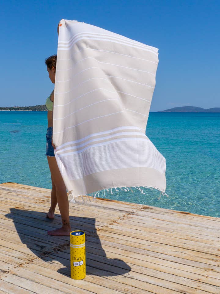 Toalha de Praia MALIBU, Toalha Hammam com Caixa de Presente - Bege por atacado de Towel to Go