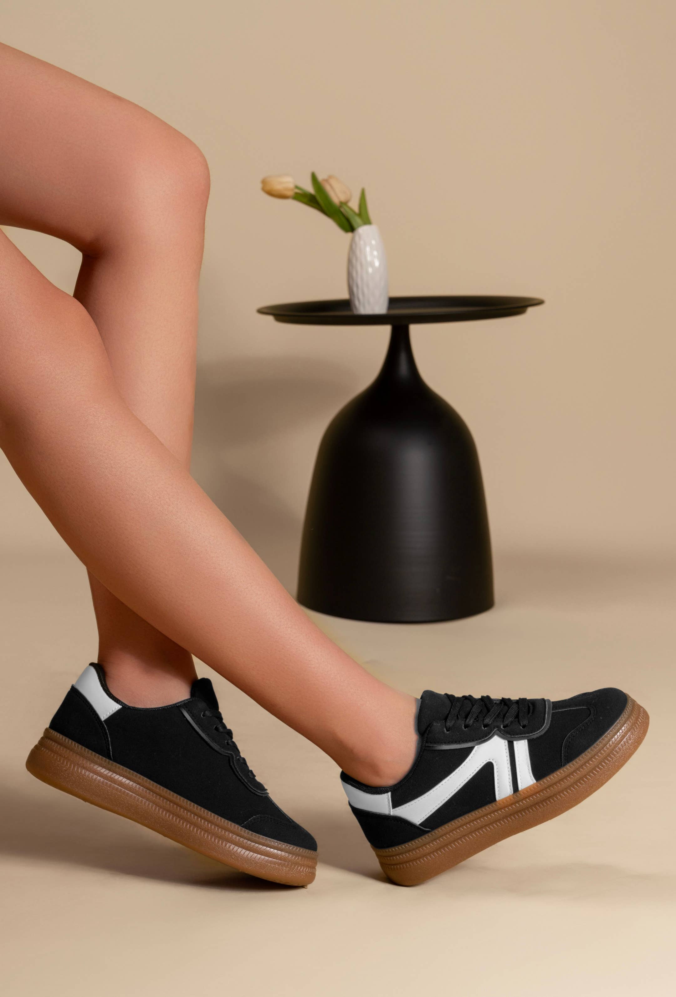 C'M PARIS - Wholesale Lifestyle Sneakers - Women's - Retro Sneakers with Side Stripe and Gum Sole 12183