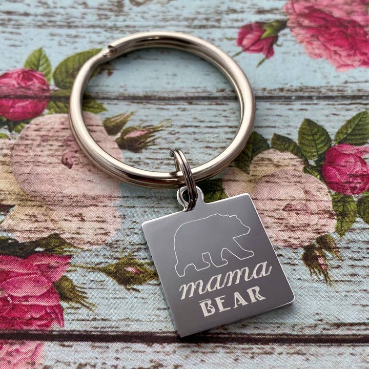 Mama Ours Porte-clés carré pour la vente par My Captured Journey