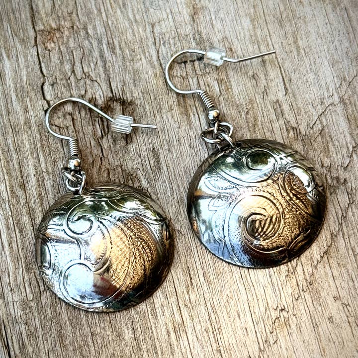 Pendientes con forma de disco de plata, vintage y reciclados para venta al por mayor de Pumpernickel and Wry