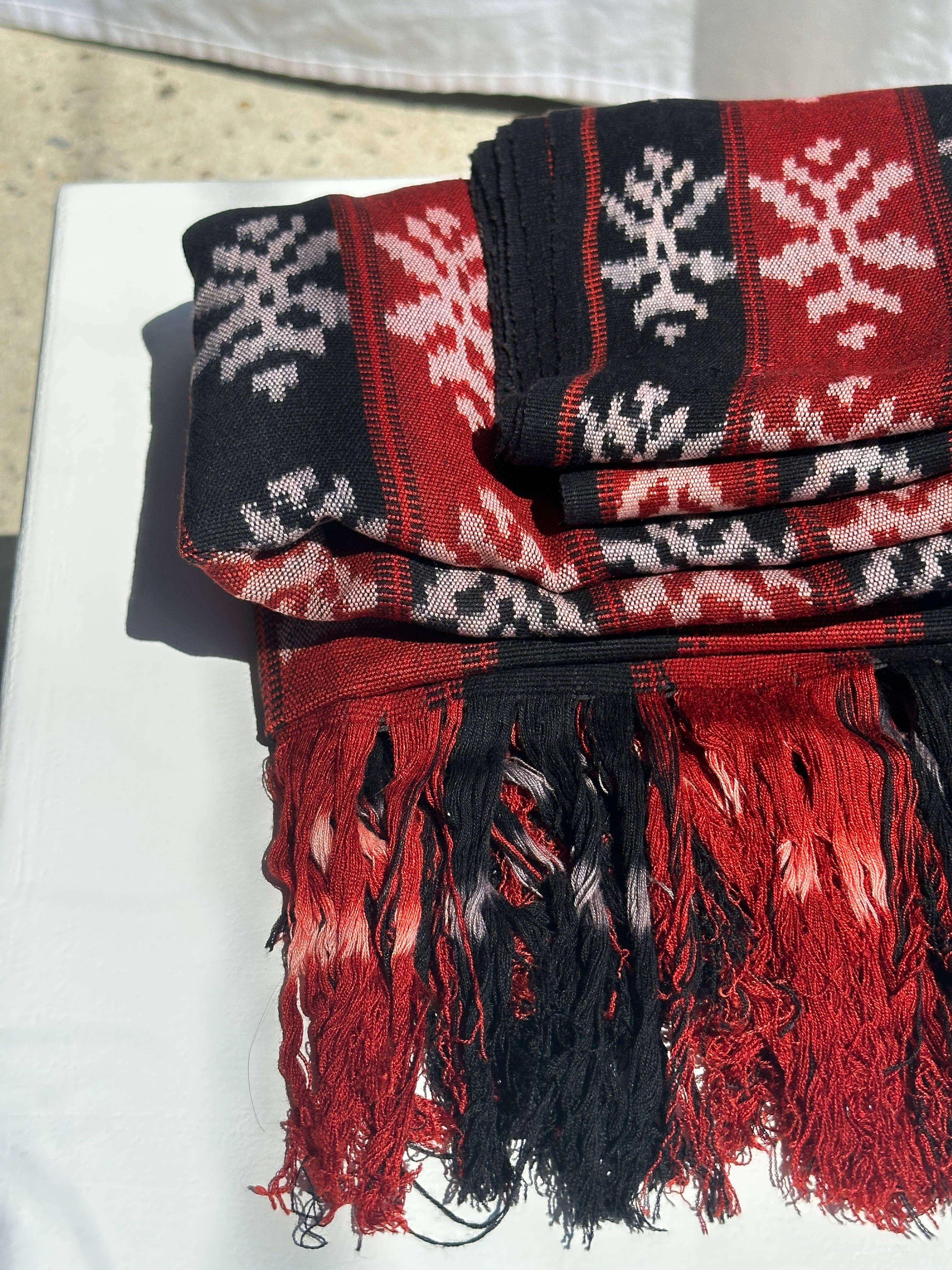 Office Objets - Wholesale Coverlet - Ikat, traditional Indonesian fabric from the island of Savu (Timor) red and black 2m25x7518