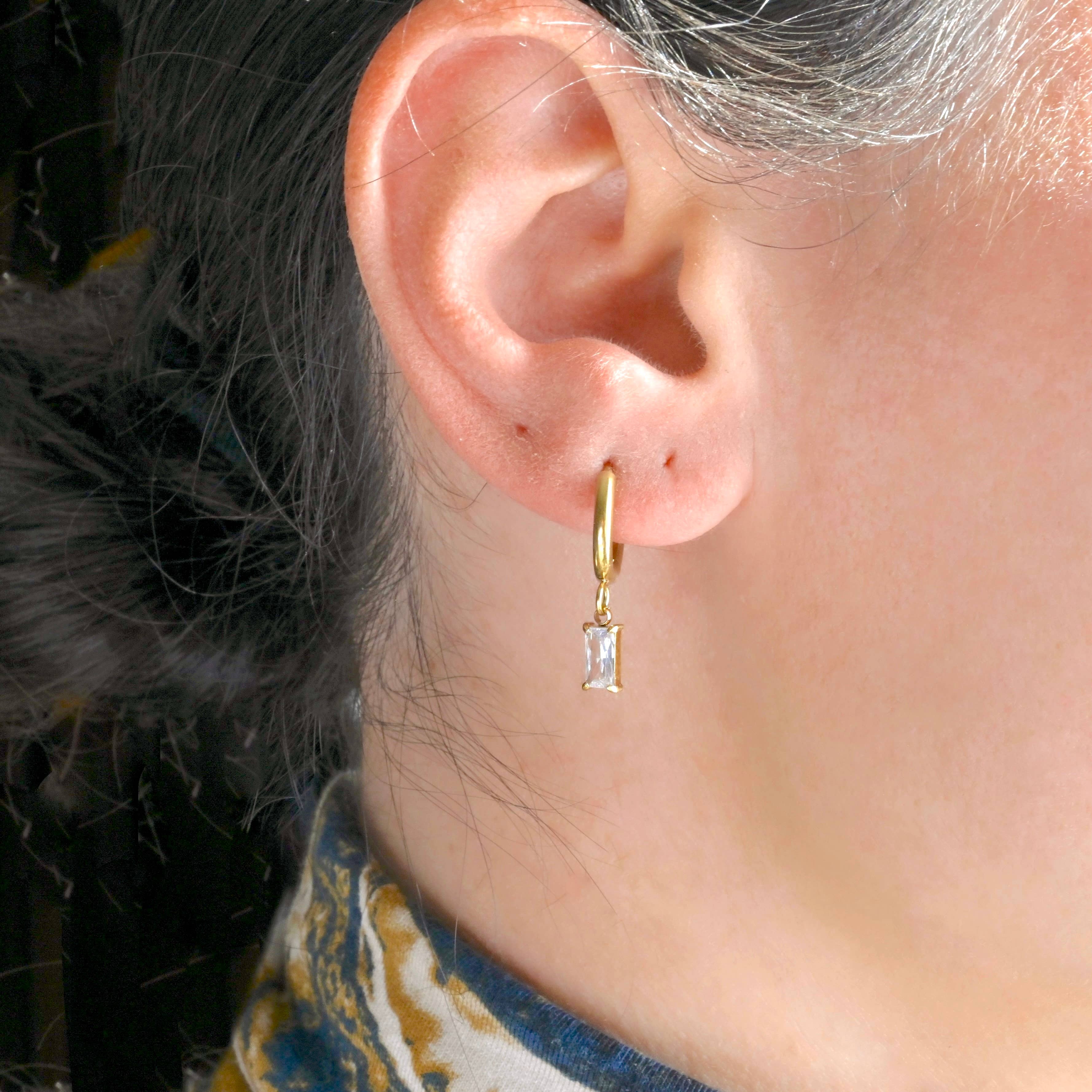 Blueyejewelry - Vendita all'ingrosso Orecchini a cerchio - Cerchi con diamanti impermeabili - Orecchini a cerchio con ciondolo con diamanti1