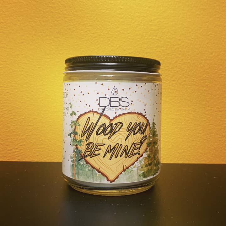 Du bois, tu seras mien ? Bougie à mèche en bois craquelé pour la Saint-Valentin pour la vente par Decor’d by Shina