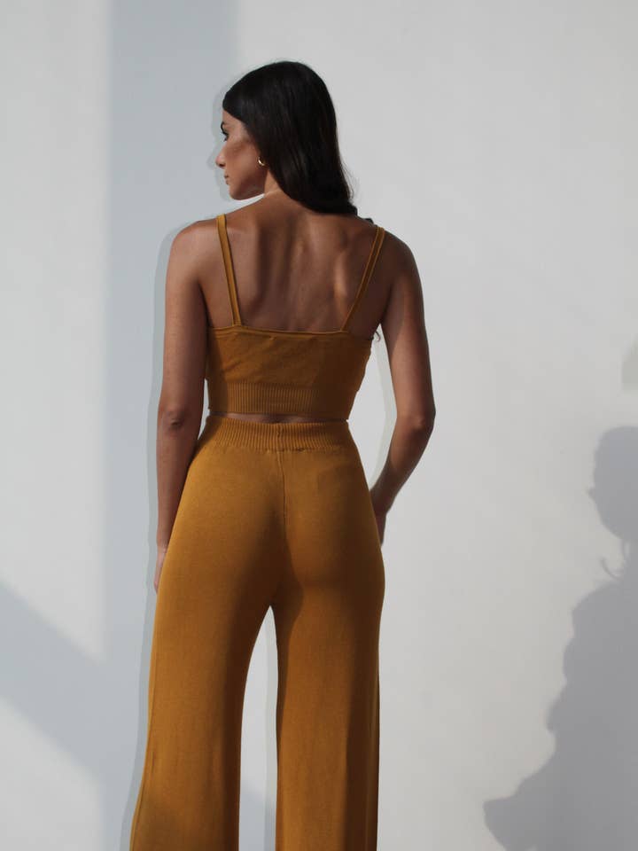 TENNÉ - Wholesale Knit Top - Women's - Knitted crop top - Camilla Top1