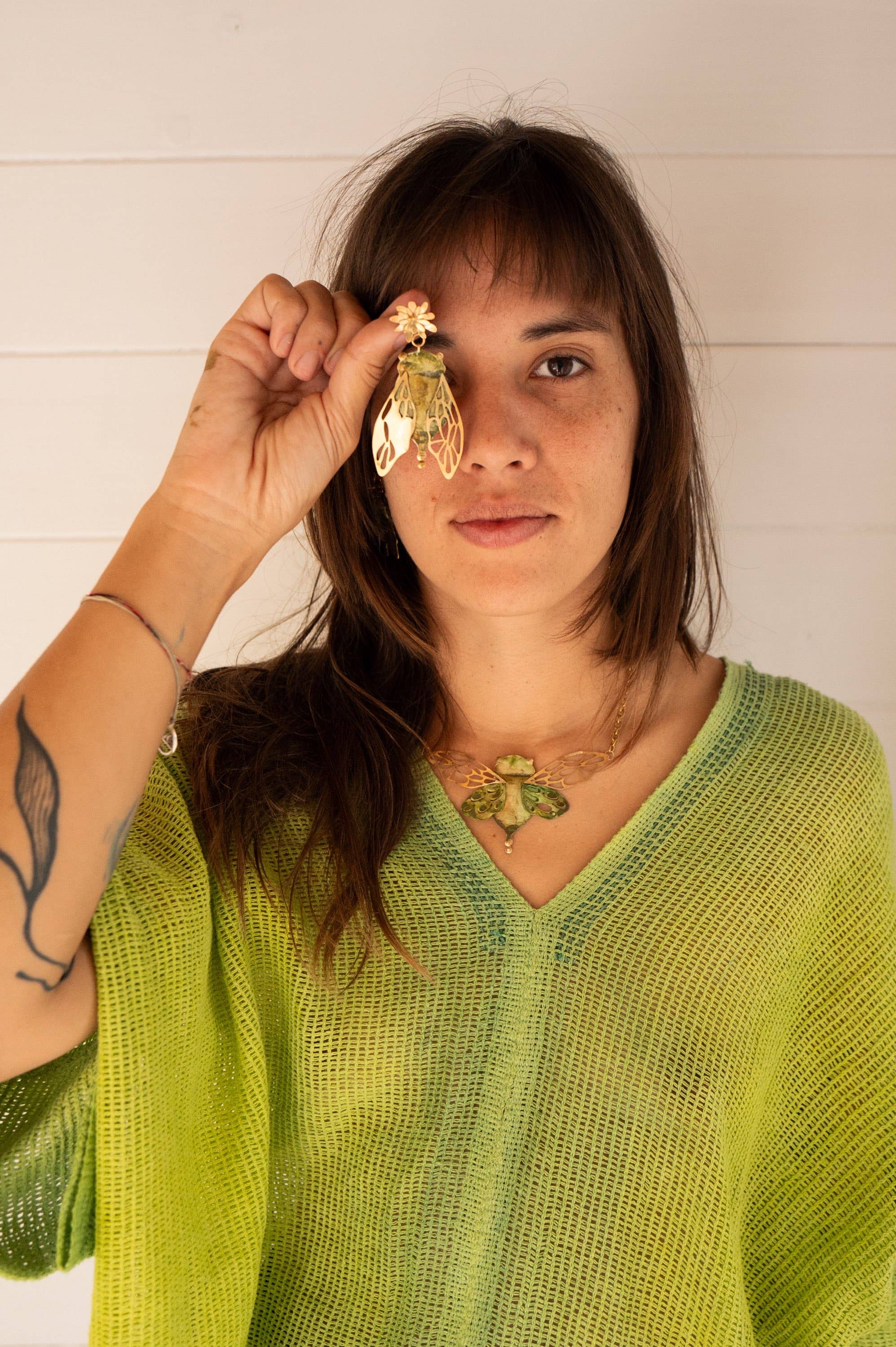 Maria rosua – wholesale Hänge-/berlockhalsband – Cikadkrage5