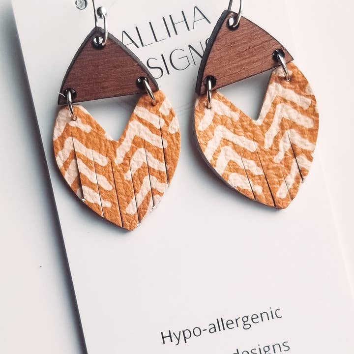 Talliha Designs - Venta al por mayor Pendientes colgantes - Pendientes de piel auténtica Chevron Stella rota Mostaza