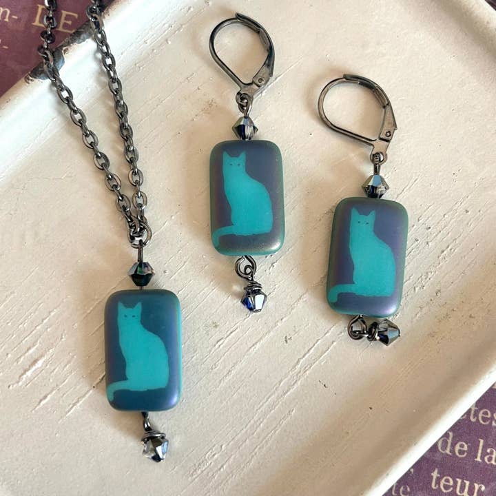 Glass cat bead necklace, earrings, or set with Swarovski cry for wholesale by The green antique trunk