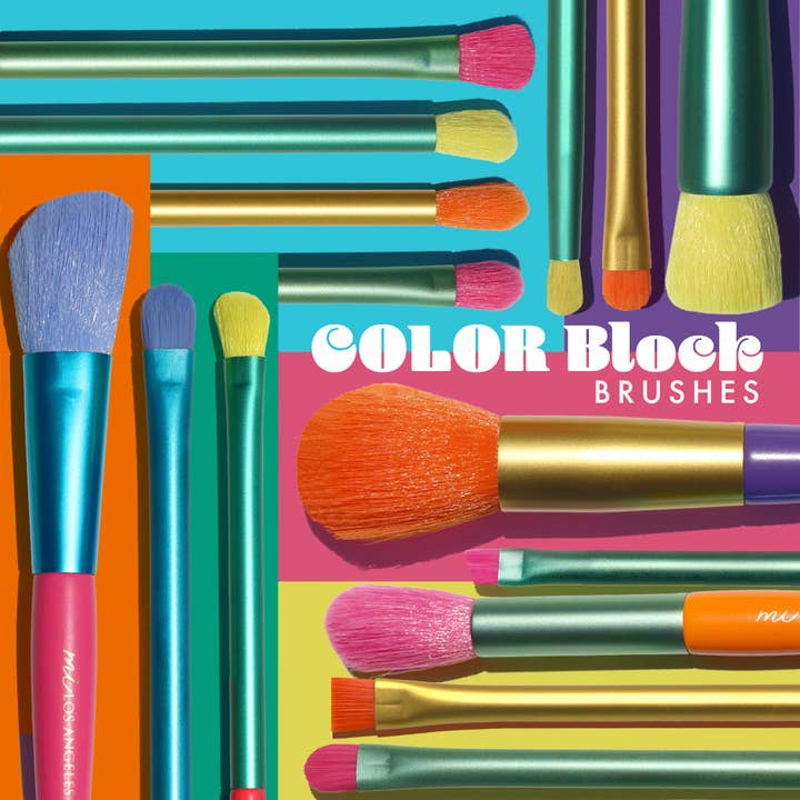 Color Me Pretty 15 pcs Brush Set for wholesale by MI LOSANGELES