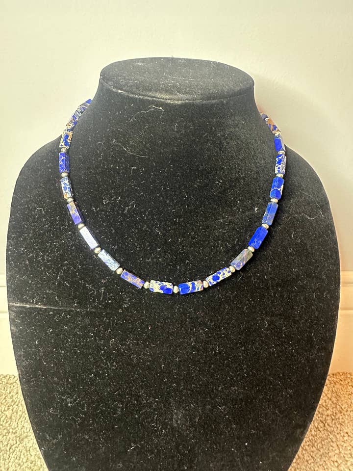 Halskette aus poliertem blauem Jaspisrohr für den Großhandel von BDN Boutique