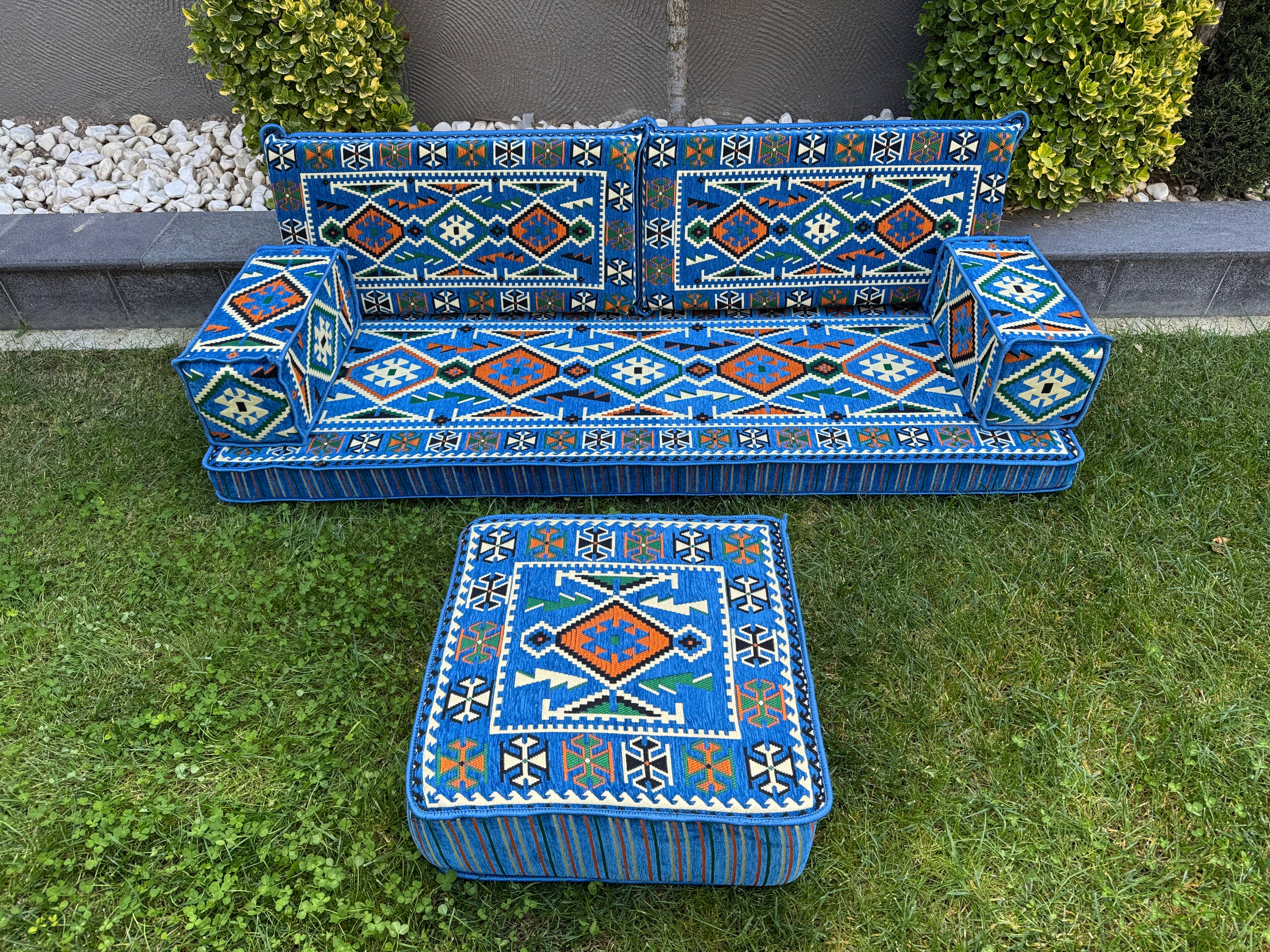 The Loom Wholesale – Großhandel Polsterhocker – Handgefertigte Bodensitzgelegenheit - Kilim-gemusterter Ottomanen-Bodensofa4