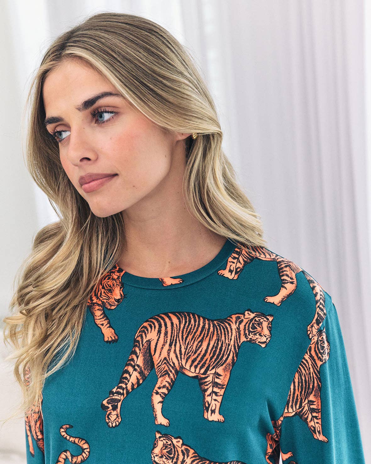 Chelsea Peers - Wholesale Sleepwear Set - Women's - Tiger Print Long Pyjama Set1