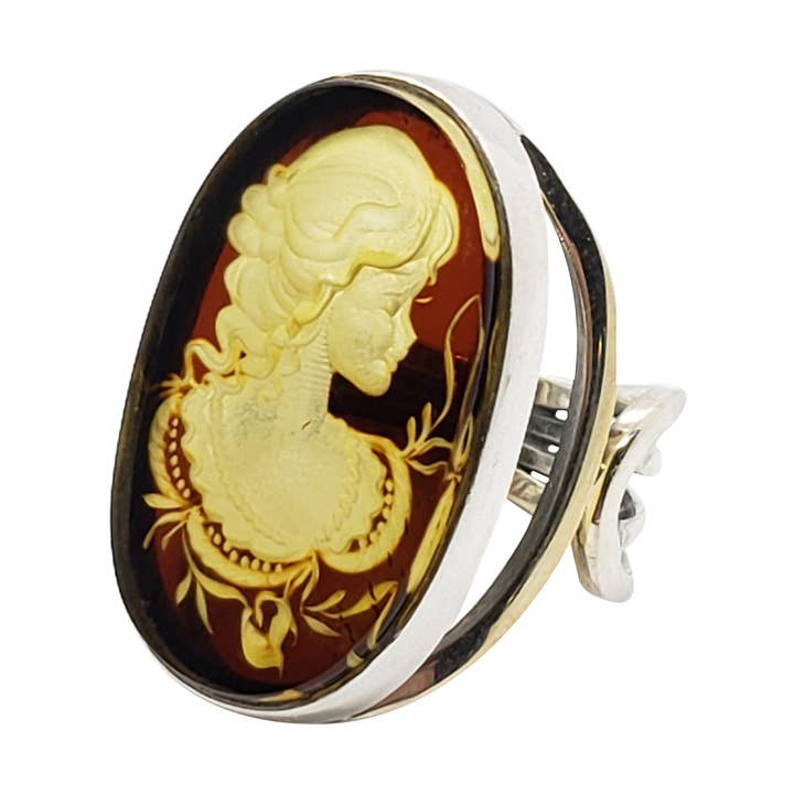 Anello regolabile con cammeo ambra intagliato «Lady» per la vendita all'ingrosso da parte di Amberman