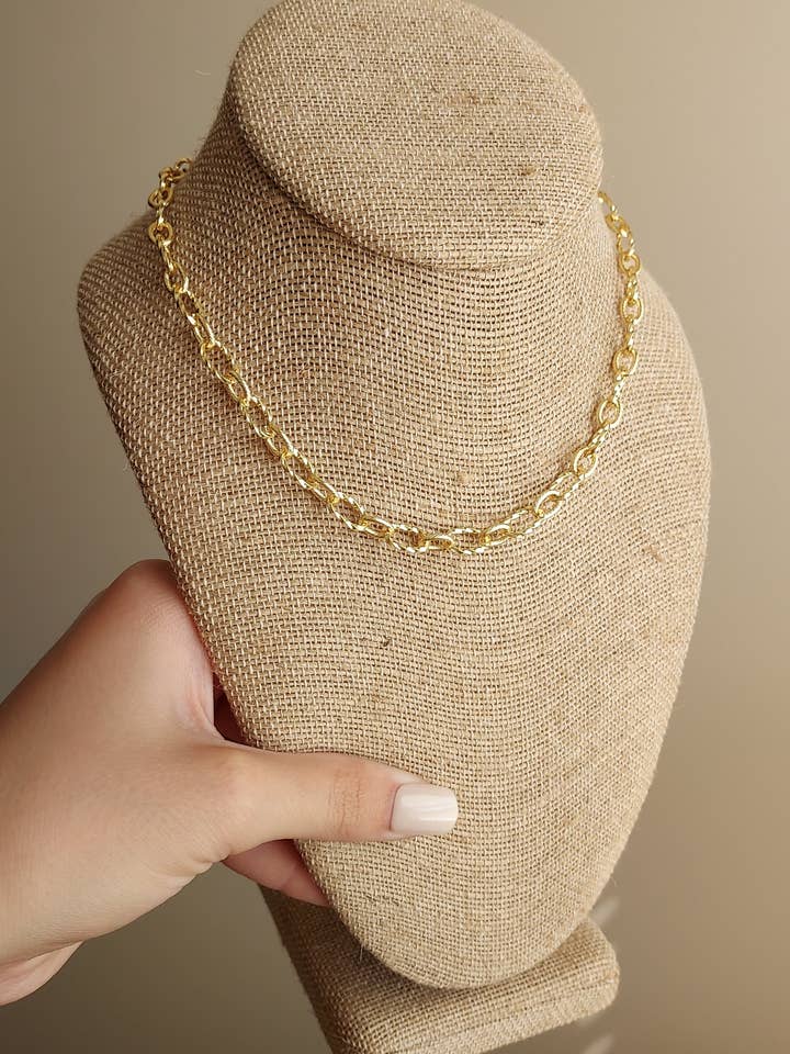 Collier chaîne en cordes dorées pour la vente par The peachy cactus boutique