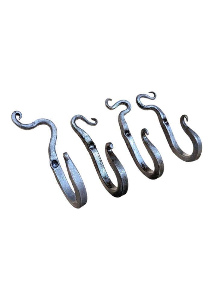 Finurlige kroge, håndsmedede for engroshandel hos The Forge Co.