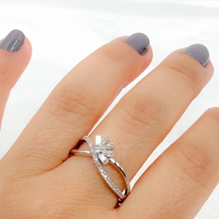 14k Solid Gold Diamond Flower Cross Band Ring. RN026059 for wholesale by Tresor Jewelry Inc.