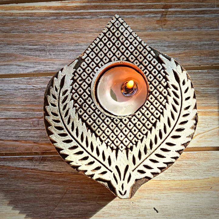 Magnifique Hearts - Wholesale Candle Holder - Leaf Shaped Wooden Tealight Holder Yoga Meditation Handmade
