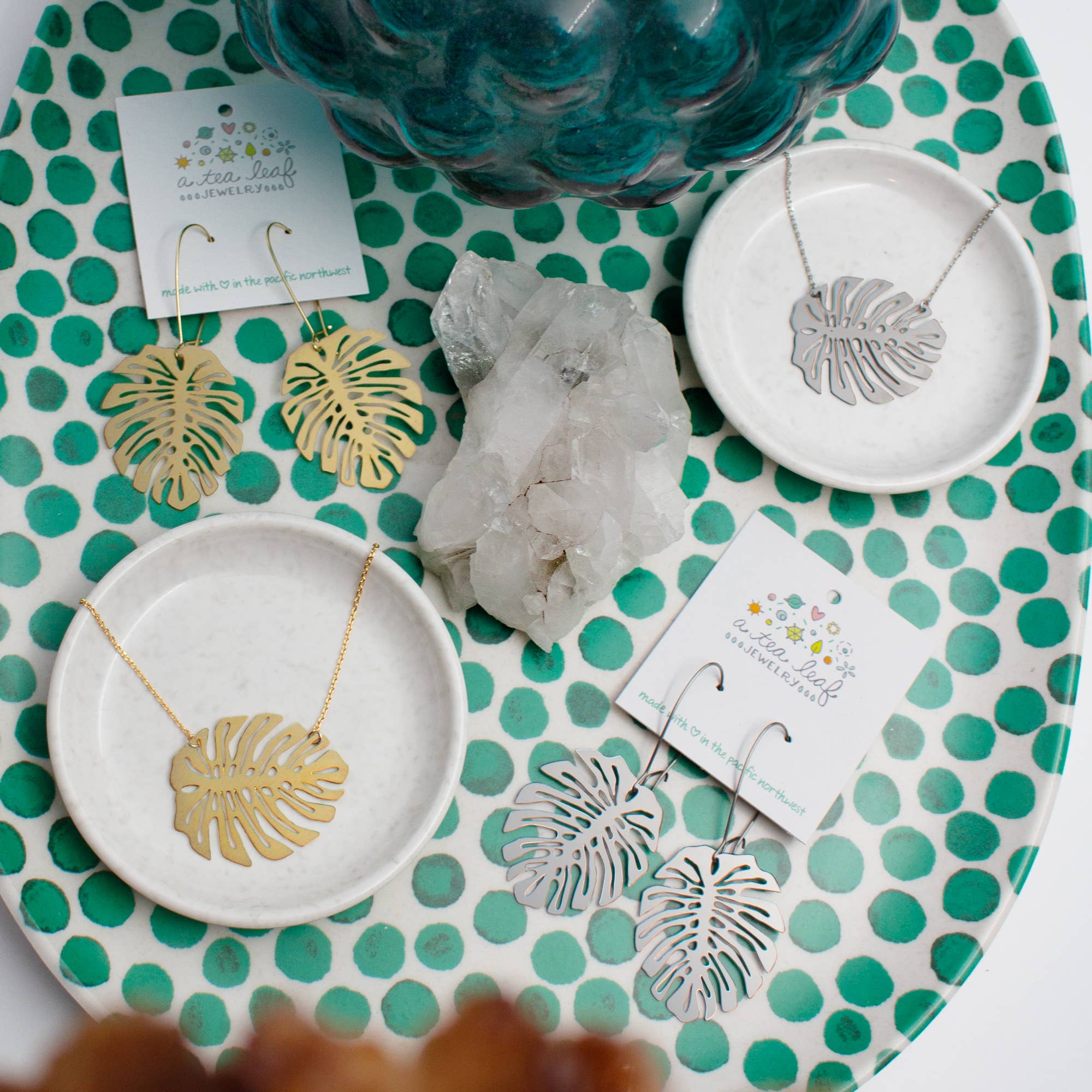 A Tea Leaf Jewelry – wholesale Dangle earrings – Monstera Deliciosa Leaf Earrings7