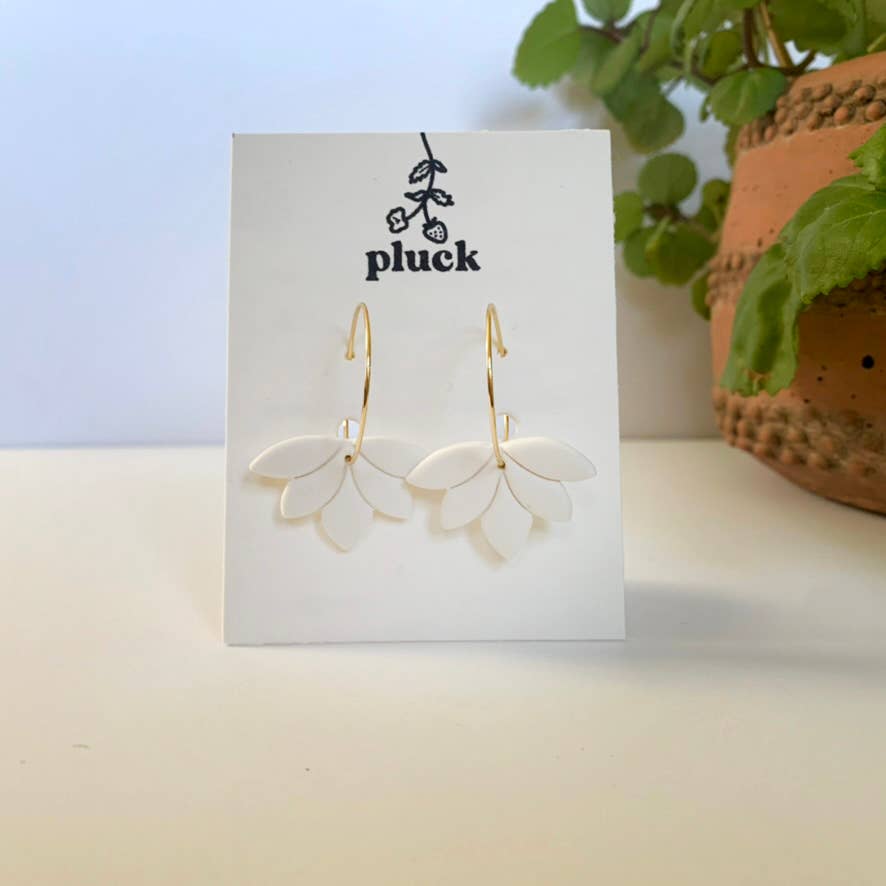 Pluck - Wholesale Hoop Earrings - White lotus1