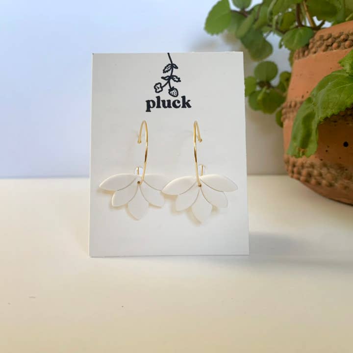 Pluck - Wholesale Hoop Earrings - White lotus1