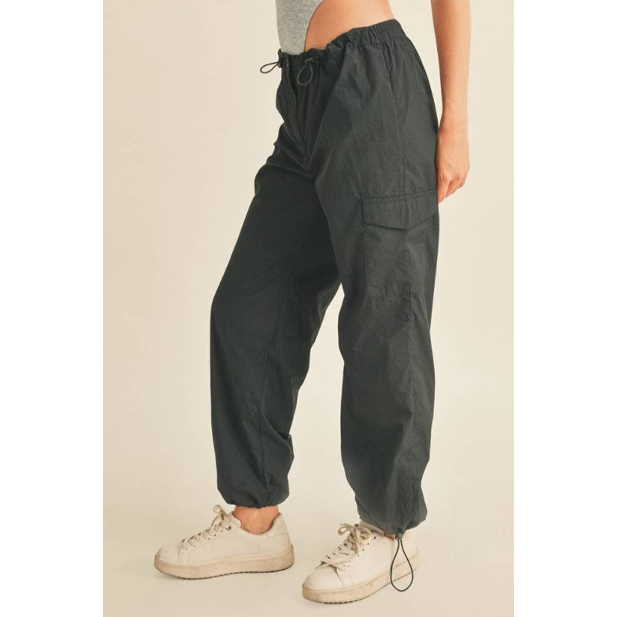 Timeless – wholesale Pants – Women's – NYLON WIDE LEG PARACHUTE PANTS1