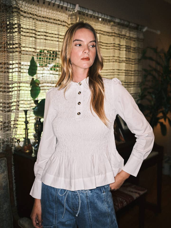 Aaron & Amber - Wholesale Button Down Shirt - Women's - AJT5237
SMOCKED PETERPAN COLLAR PEPLUM BLOUSE6