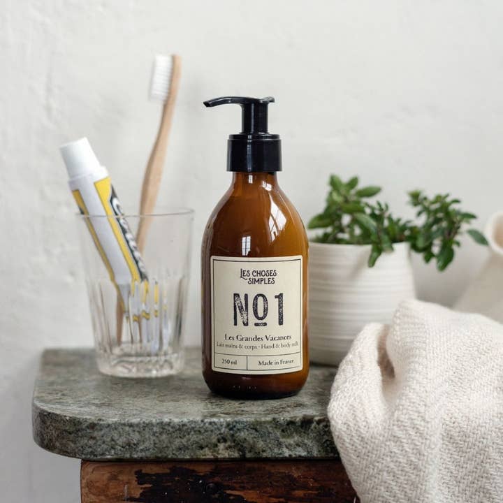 Les Choses Simples - Wholesale Hand & Body Lotion - Shea Butter Body Lotion -Nr 1 (Amber)
