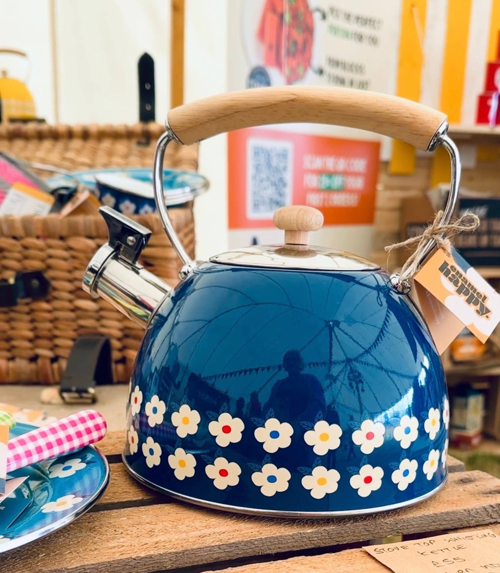 2.5L Whistling Kettle Stainless Steel Midnight Navy Blue Floral - Enamelhappy for wholesale on Faire4