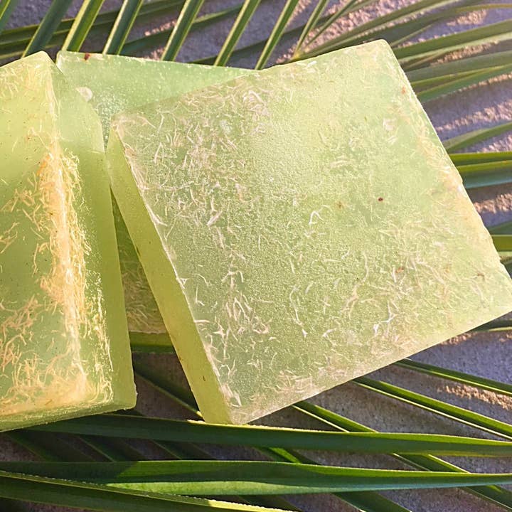 Untamed Naturals – wholesale Bar Soap – Peppermint with Shredded Loofah