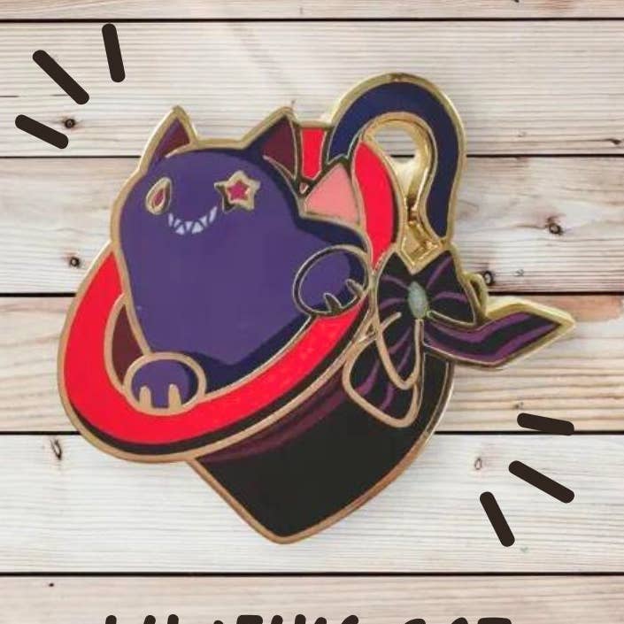 Lyney Kattebue Emaljepin - Genshin Impact for engroshandel hos Studio Ayu