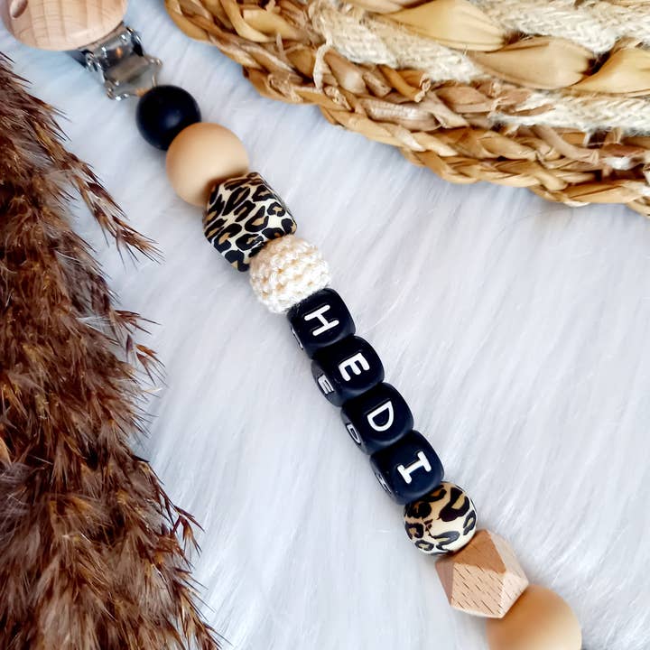 Happy by Lies - Wholesale Fopspeenclip - Baby - Speenkoord met naam - Luipaard, zwart, zand2