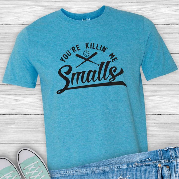 Suzy Swede – T-shirt estampada - Unissexo por atacado – T-shirt Unissex You're Killin' Me Smalls | Beisebol Softbol4