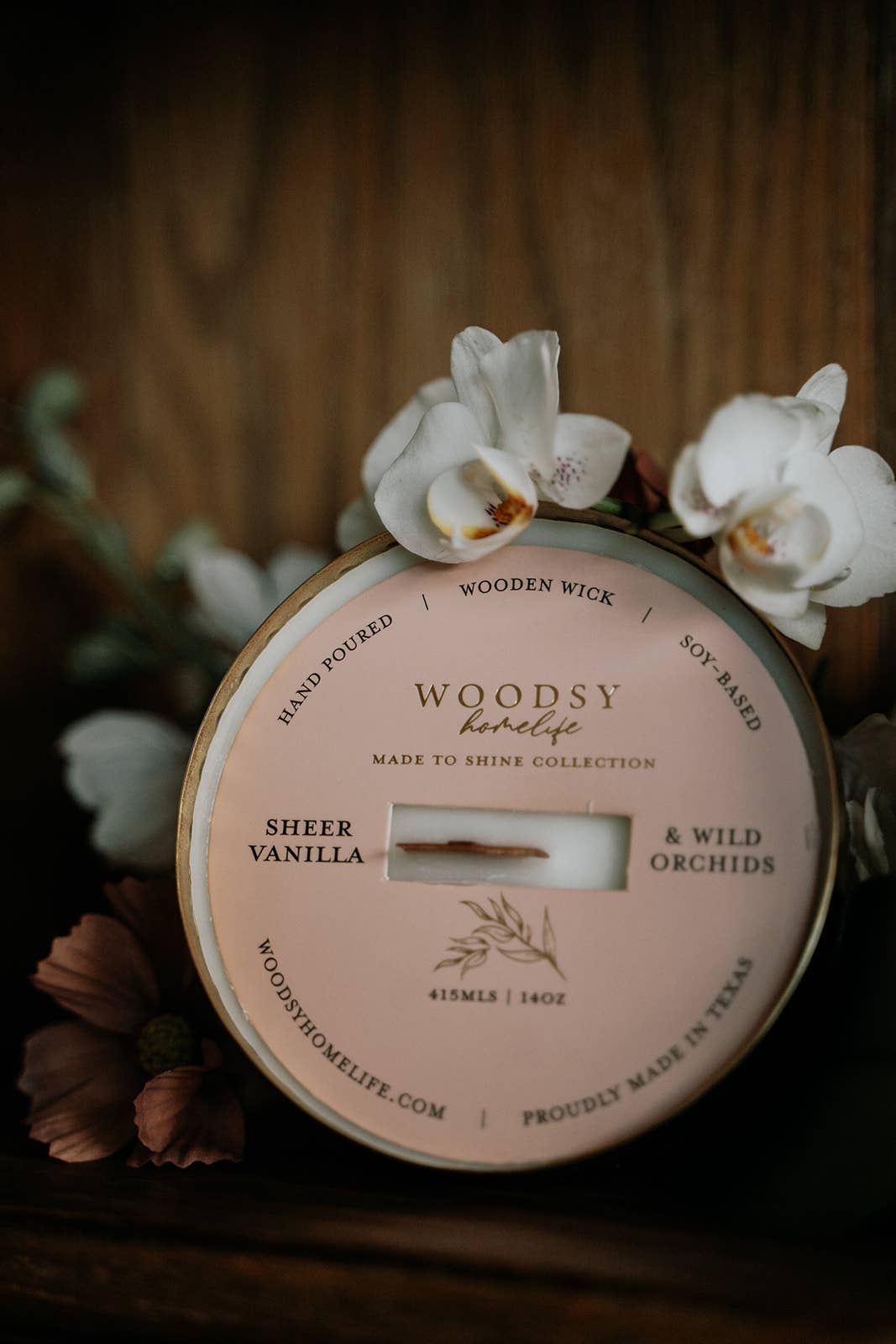 Woodsy Homelife – Vela em jarro/copo por atacado – Vela de Soja Pura de Baunilha e Orquídea Selvagem - Latão Sólido 14oz3