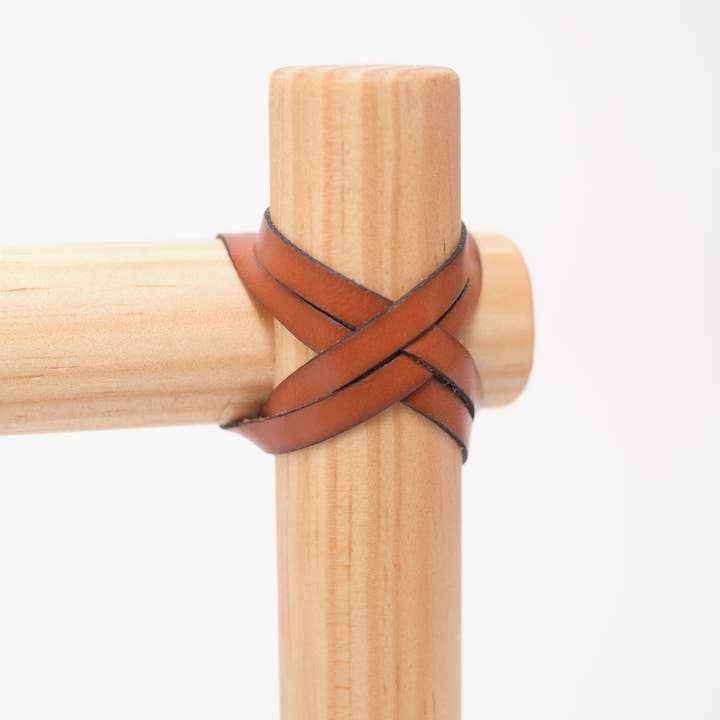 Casa Atlântica - Wholesale Plant Pot Stand - Wood and light brown leather plant pot holder S3