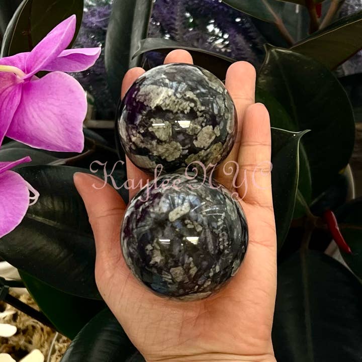 KayleeNYC – wholesale Spiritual stone/crystal – 5-6 PCs Natural Blue Que Aka Llanite Spheres Crystal healing