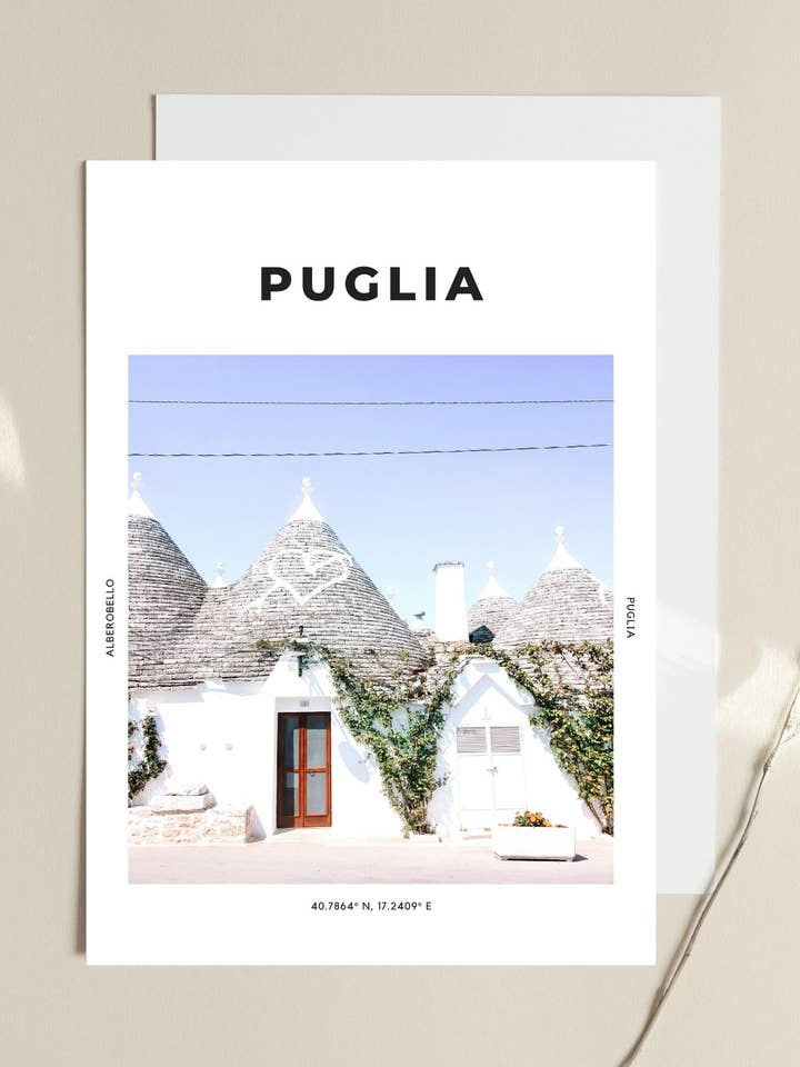 Imprimé « Alberobello » des Pouilles pour la vente par The Travel Edit