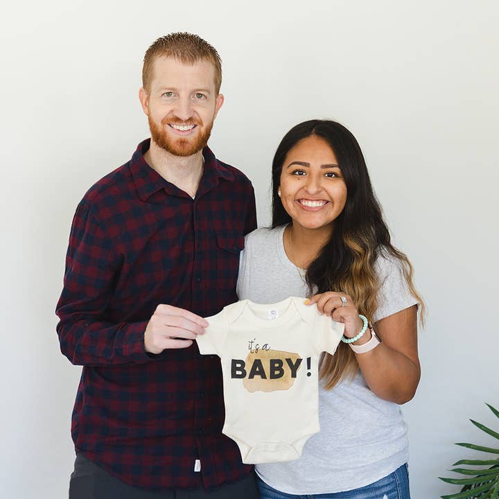 Urban Baby Co. - Vente Body (sans pieds) – bébé - Cache-couche bio It's a Baby Pregnancy Announcement