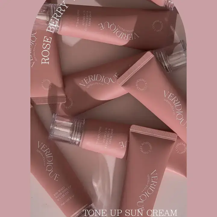 CELEMENT /IN YOUR GLOW – wholesale Solskyddsmedel – Vegan lätt tonad solkräm SPF50+ PA++++4